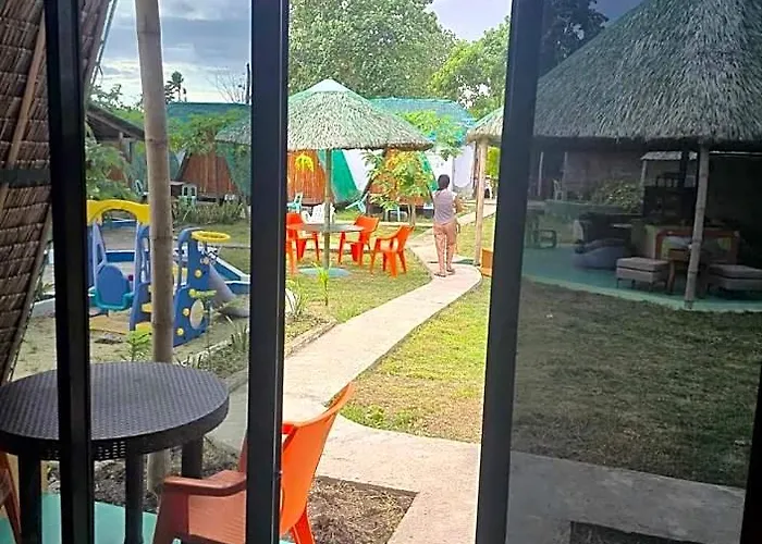 Nirvana Hotel *